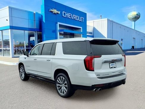 Used 2021 GMC Yukon XL Denali w/ Denali Premium Package AWD/4WD image 6