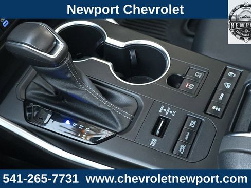 Used 2022 Toyota Highlander XLE image 24