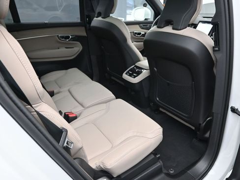 New 2026 Volvo XC90 B6 Ultra image 35