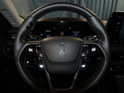 New 2026 Lincoln Aviator AWD w/ Jet Appearance Package image 9