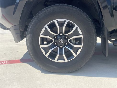 Used 2021 Toyota Tacoma TRD Sport image 10