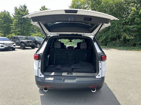 Used 2023 Chevrolet Traverse RS AWD/4WD image 34