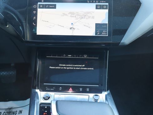 Used 2024 Audi Q8 e-tron Premium Plus w/ Premium Plus Package image 11