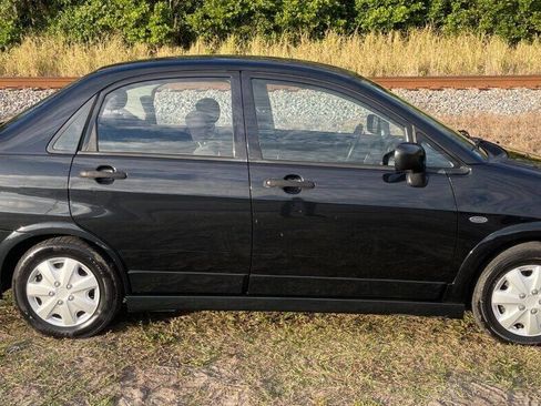 Used 2004 Suzuki Aerio S FWD image 7