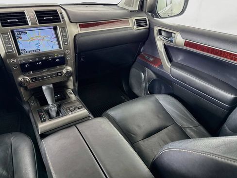 Used 2017 Lexus GX 460 Premium AWD/4WD image 25