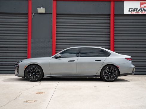 Used 2023 BMW 760i xDrive w/ Luxury Rear Seating Package image 6