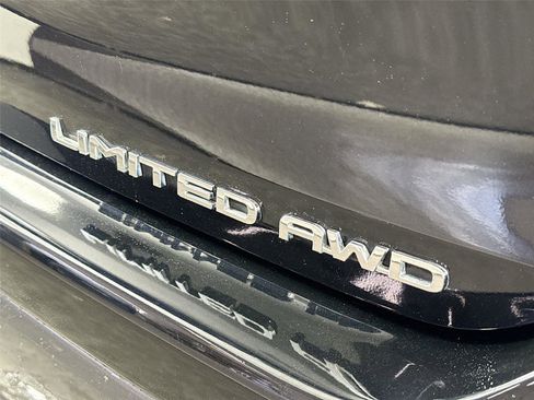 Used 2023 Toyota Highlander Limited image 15