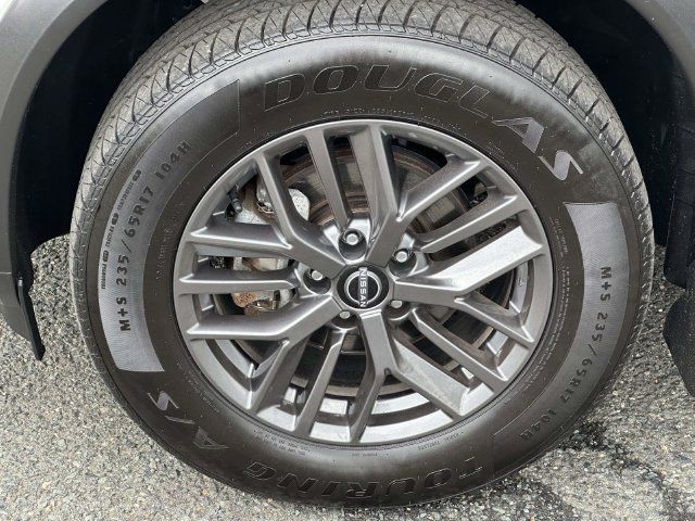 Used 2023 Nissan Rogue S AWD/4WD image 10