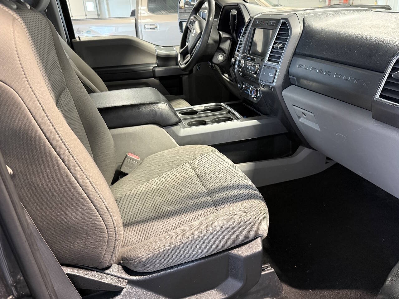 Used 2018 Ford F250 XLT w/ XLT Premium Package AWD/4WD image 10