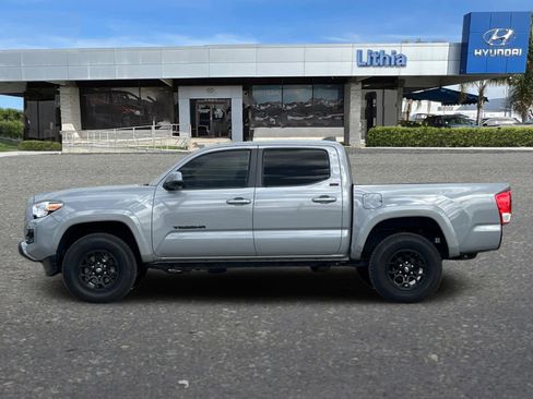 Used 2020 Toyota Tacoma SR5 w/ Blackout Package image 6