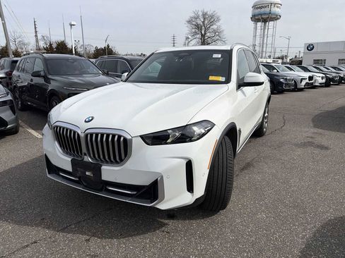 Used 2024 BMW X5 xDrive40i w/ Parking Assistance Package image 3