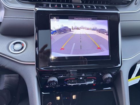 New 2026 Jeep Grand Cherokee Laredo X AWD/4WD image 27