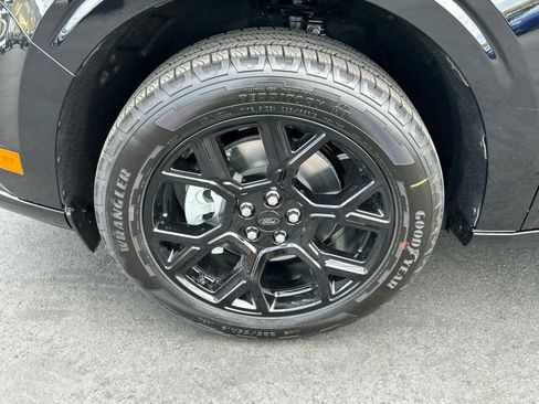 New 2025 Ford Maverick Lobo AWD/4WD image 12