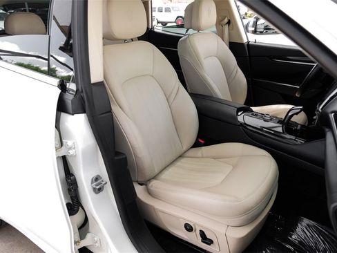 Used 2019 Maserati Levante Base image 39
