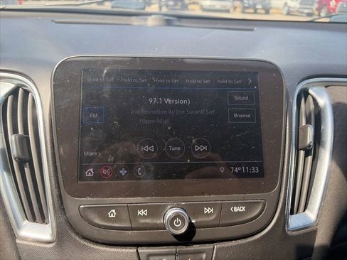 Used 2020 Chevrolet Malibu LT FWD image 22