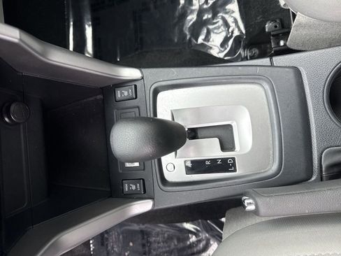 Used 2017 Subaru Forester 2.5i Premium AWD/4WD image 21