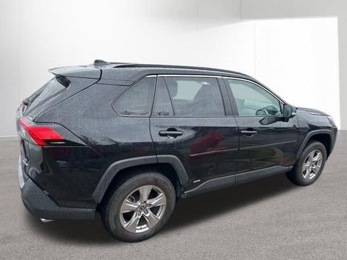 Used 2022 Toyota RAV4 LE image 1