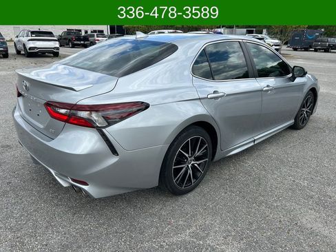 Used 2021 Toyota Camry SE image 6