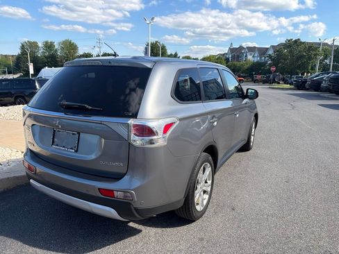 Used 2015 Mitsubishi Outlander SE AWD/4WD image 3