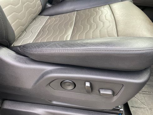 Used 2022 Chevrolet Silverado 1500 ZR2 w/ Technology Package image 16