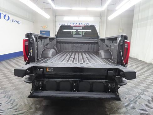 Used 2024 GMC Sierra 3500 SLT w/ SLT Premium Package image 37