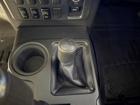 Used 2009 Toyota FJ Cruiser 4WD image 25