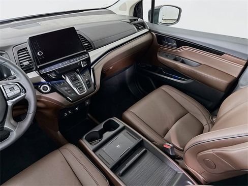 Certified 2026 Honda Odyssey Touring image 30