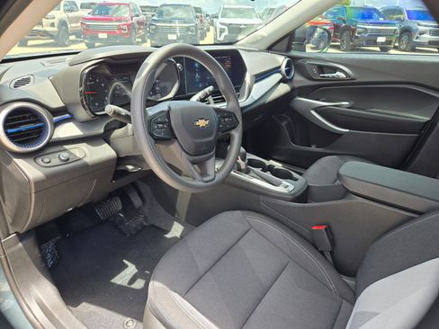 Used 2026 Chevrolet Trax LS FWD image 11