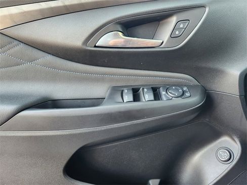 Used 2024 Buick Envista Sport Touring w/ Experience Buick Package image 23