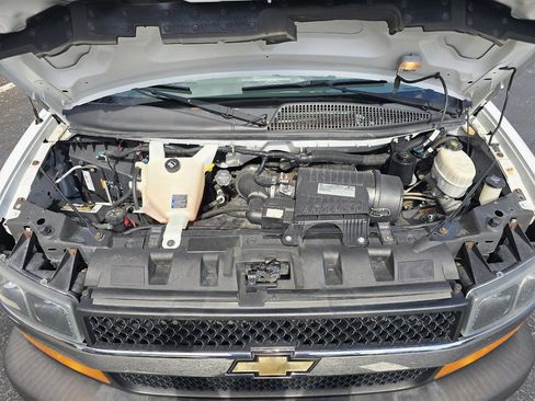 Used 2019 Chevrolet Express 3500 LT w/ LT Preferred Equipment Group image 10