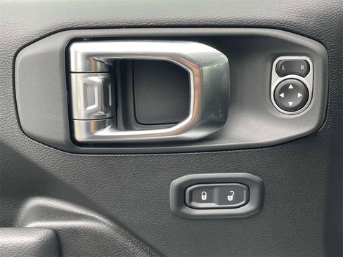 New 2025 Jeep Gladiator Sport image 28