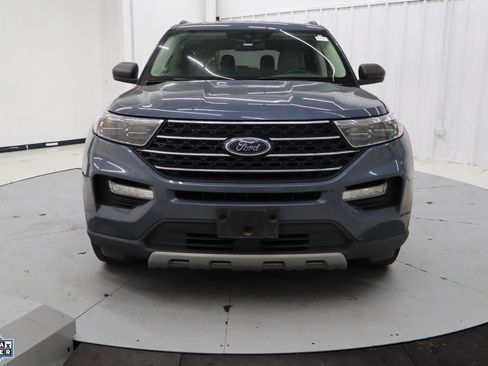 Used 2021 Ford Explorer XLT w/ Equipment Group 202A image 8
