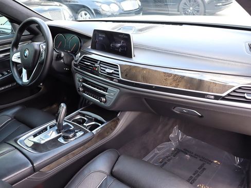 Used 2016 BMW 750i xDrive AWD/4WD image 24