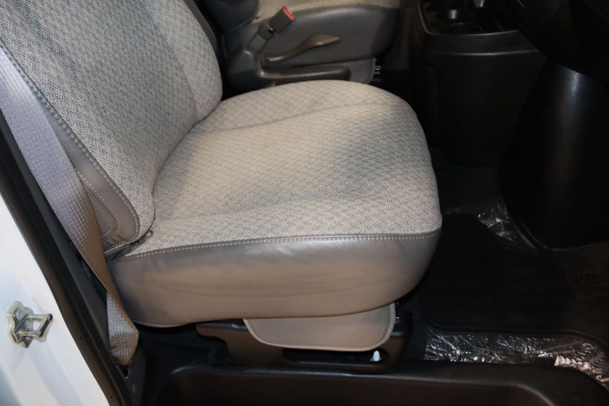 Used 2025 Chevrolet Express 3500 LT w/ LT Preferred Equipment Group RWD image 52