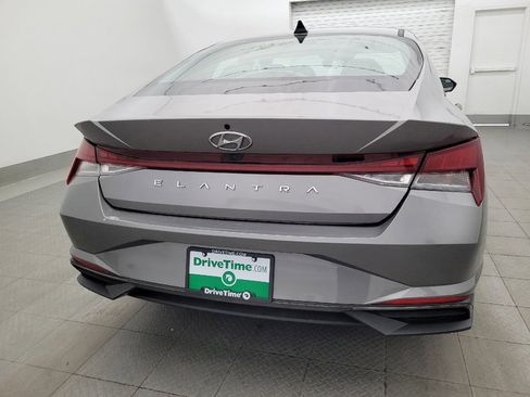 Used 2021 Hyundai Elantra SEL w/ Convenience + Premium Package FWD image 7