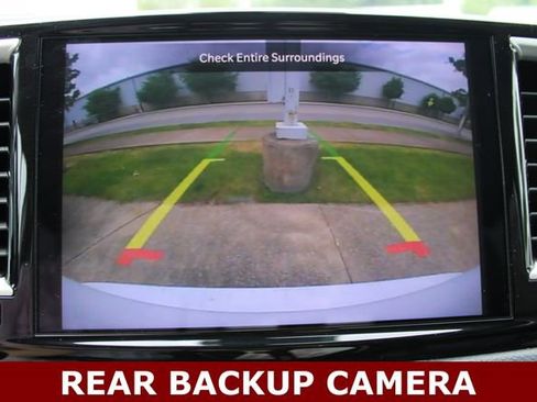 Used 2022 Chrysler Pacifica Touring-L FWD image 6