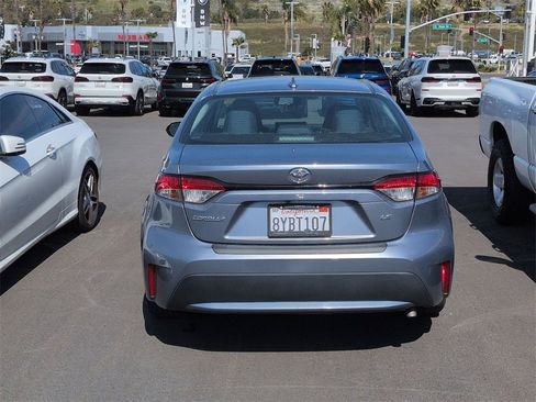 Used 2022 Toyota Corolla LE w/ Carpet Mat Package (TMS) image 5