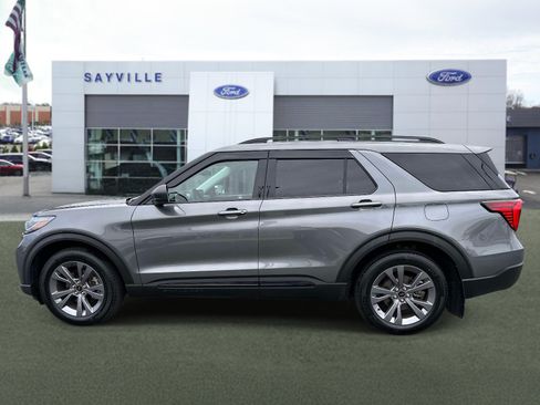 Used 2026 Ford Explorer Active w/ Active Comfort Package AWD/4WD image 2