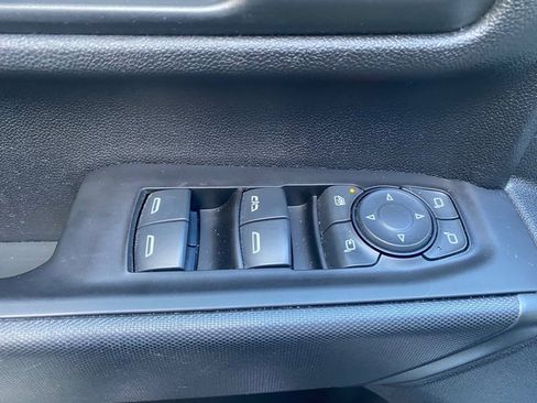 Used 2020 Chevrolet Silverado 2500 Custom w/ Custom Value Package image 10