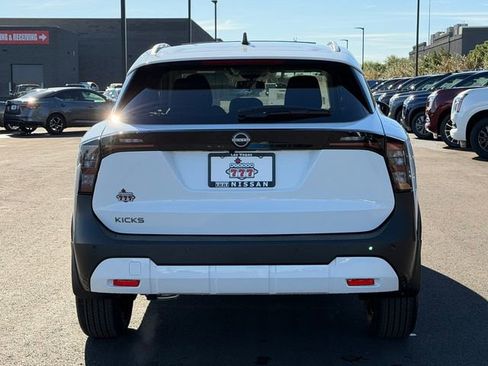 New 2026 Nissan Kicks SV w/ SV Premium Package FWD image 5