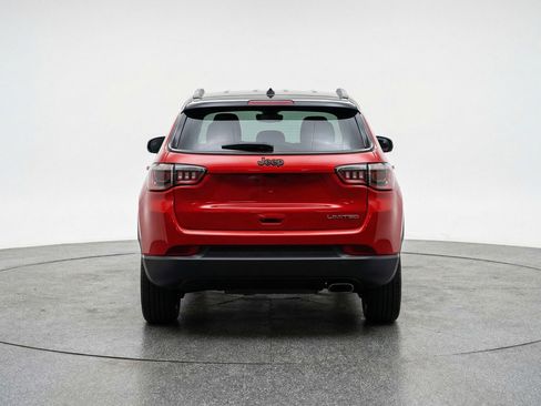 Used 2025 Jeep Compass Limited image 7