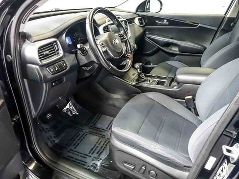 Used 2019 Kia Sorento FWD w/ Option Group 020 image 13