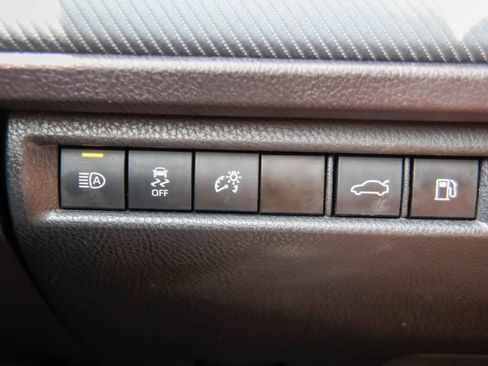 Used 2025 Toyota Camry SE FWD image 19