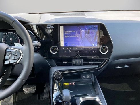 Used 2025 Lexus NX 250 FWD w/ Towing Package (2000 Lbs) image 12