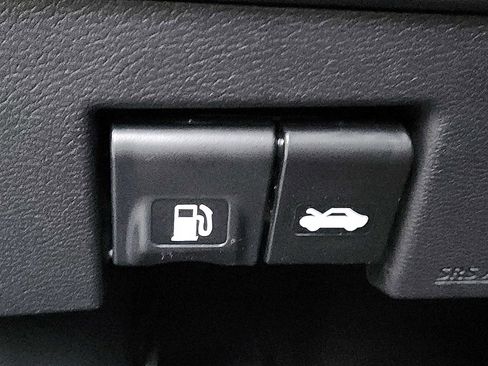 Certified 2025 Nissan Kicks Play S image 25