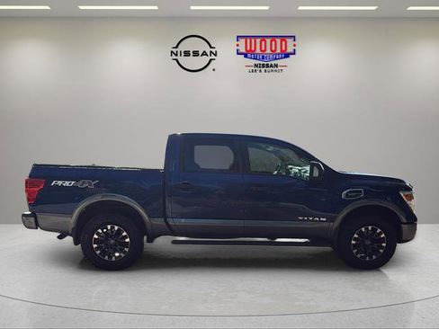Used 2017 Nissan Titan PRO-4X AWD/4WD image 2