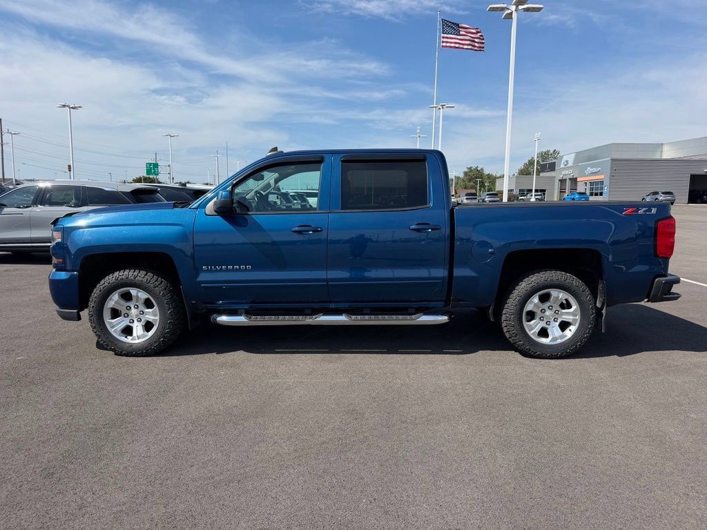 Used 2018 Chevrolet Silverado 1500 LT w/ All Star Edition AWD/4WD image 9