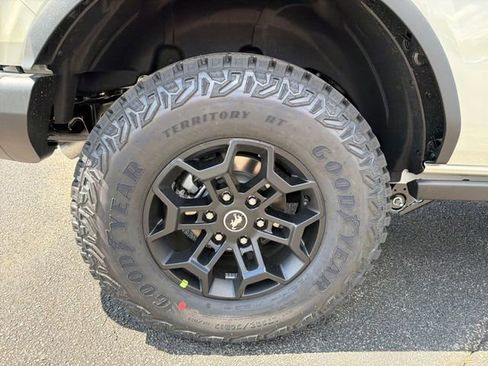 New 2026 Ford Bronco Badlands AWD/4WD image 13