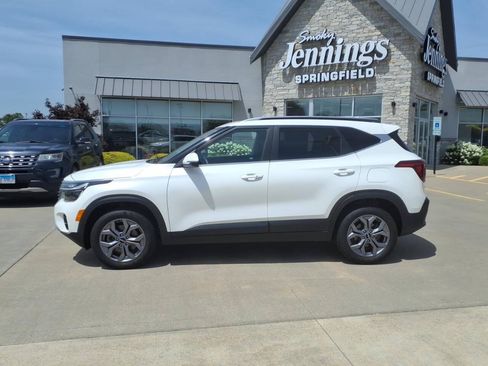 Used 2024 Kia Seltos S AWD/4WD image 2