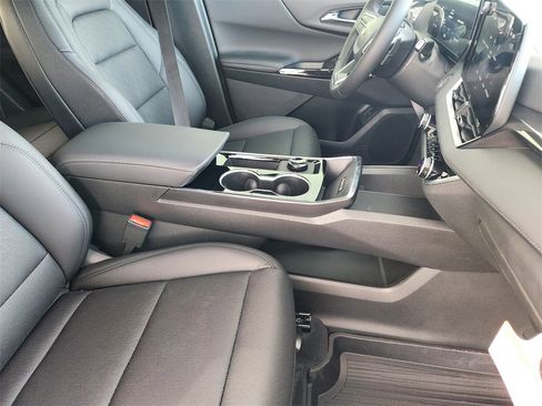 New 2026 Chevrolet Equinox LT w/ Convenience Package II image 10